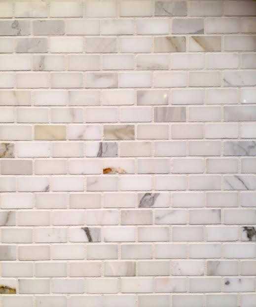 SM Mini Brick Calacatta Polished